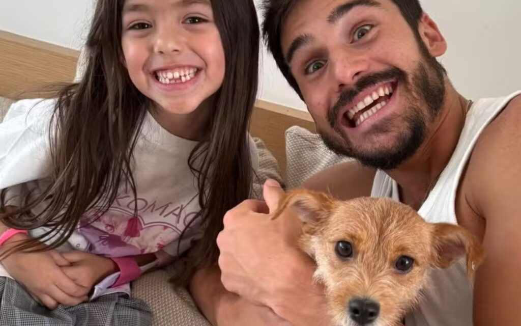 sabrina sato adota cachorrinha