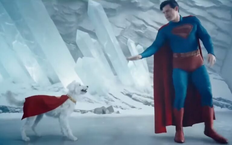Superman chama atenção de Krypto em cena vazada