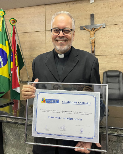 Padre em Caruaru resgata cães e põe em adoção nas missas 5 Padre em Caruaru resgata cães e põe em adoção nas missas